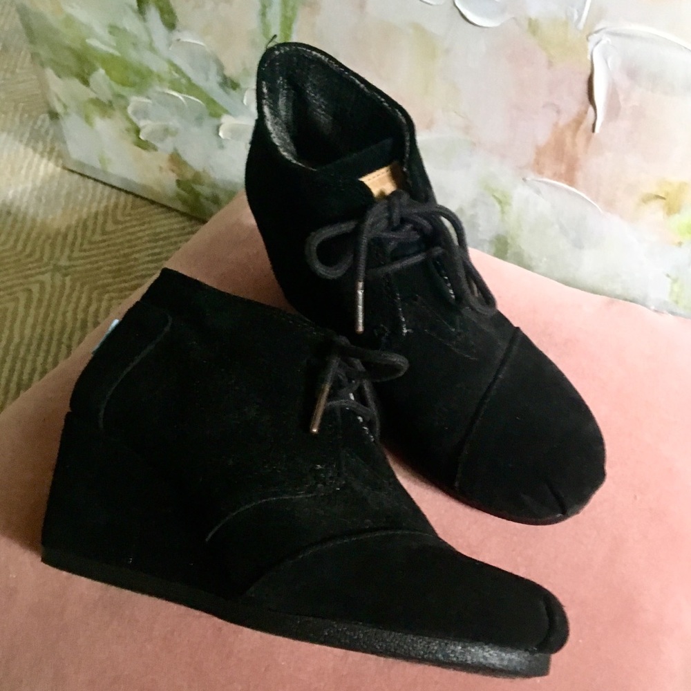 TOMS™️ black suede desert wedges